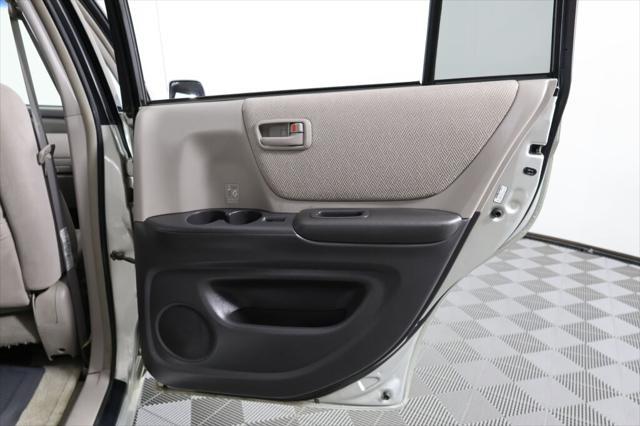 used 2003 Toyota Highlander car, priced at $5,495