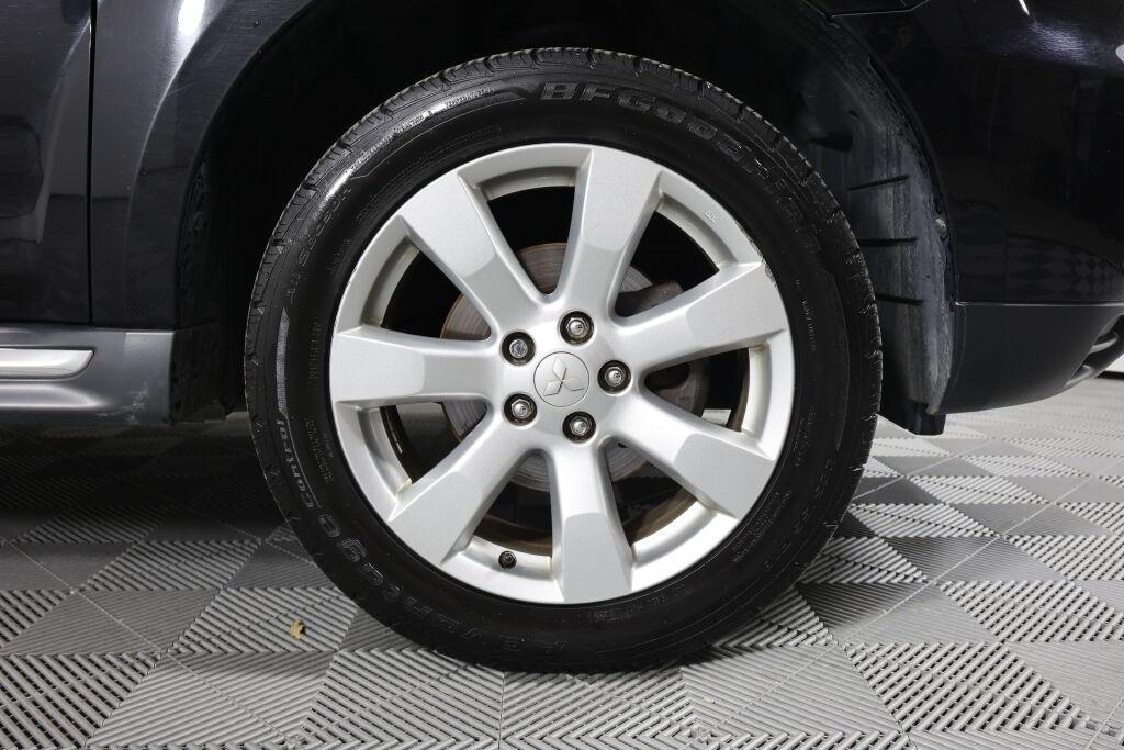 used 2011 Mitsubishi Outlander car, priced at $7,295