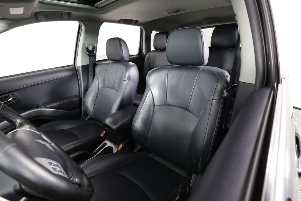 used 2011 Mitsubishi Outlander car, priced at $7,295