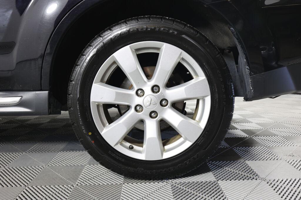 used 2011 Mitsubishi Outlander car, priced at $7,295