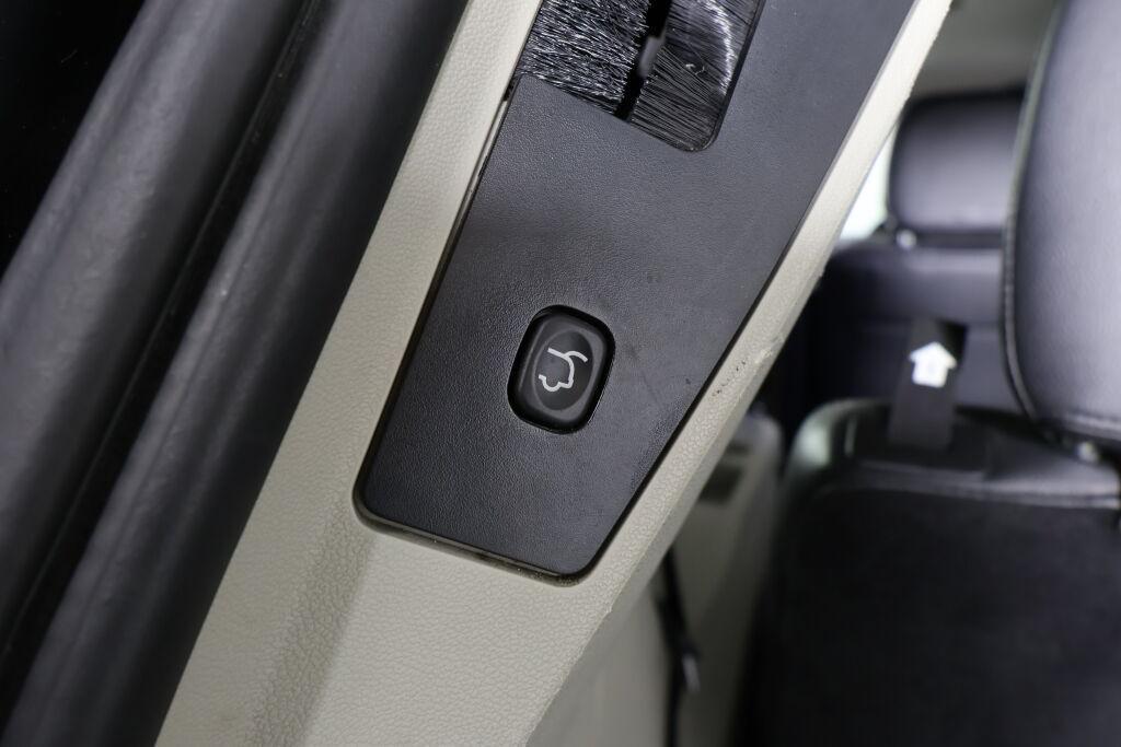 used 2015 Chrysler Town & Country car, priced at $7,995