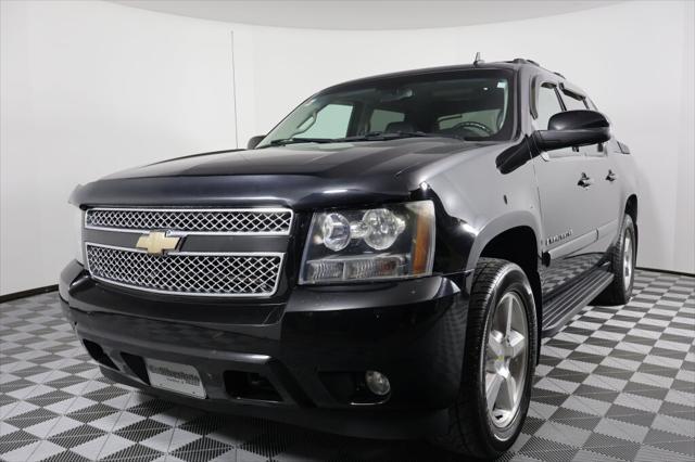 used 2007 Chevrolet Avalanche car, priced at $10,995