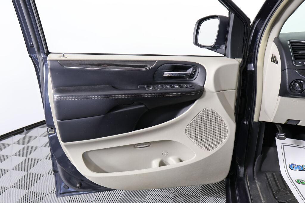 used 2014 Chrysler Town & Country car, priced at $6,995