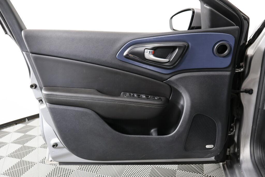 used 2015 Chrysler 200 car, priced at $7,995