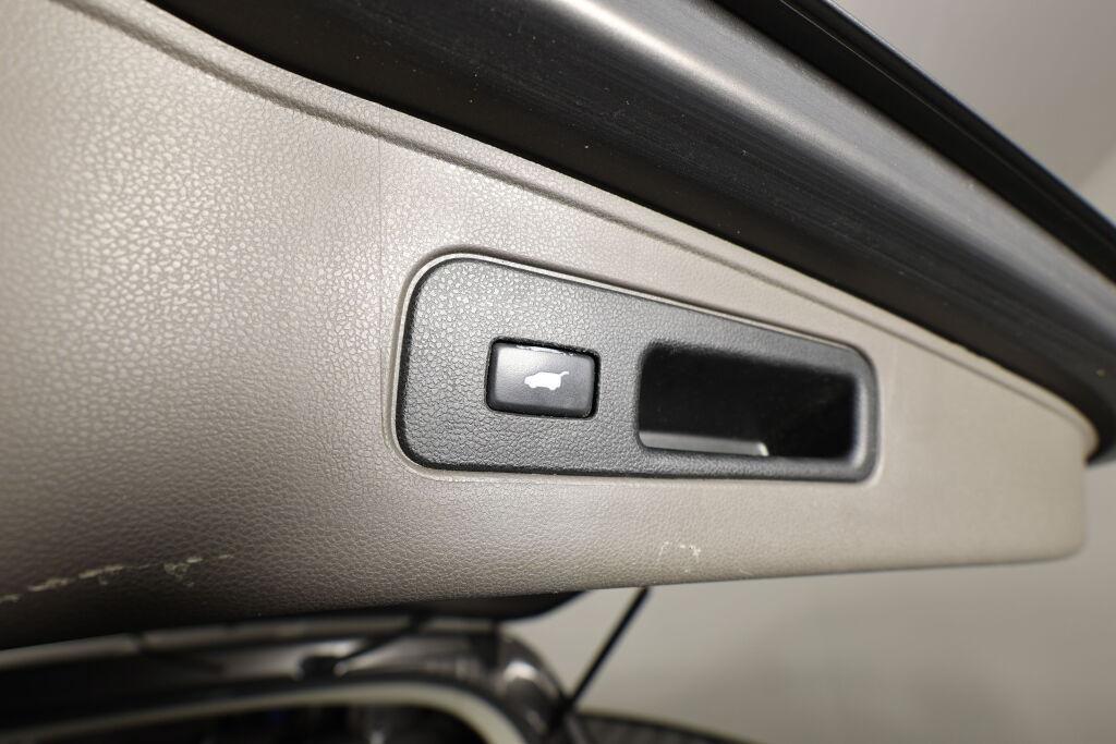 used 2016 Honda Odyssey car, priced at $9,294