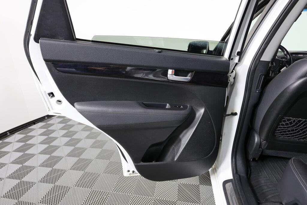 used 2015 Kia Sorento car, priced at $9,995