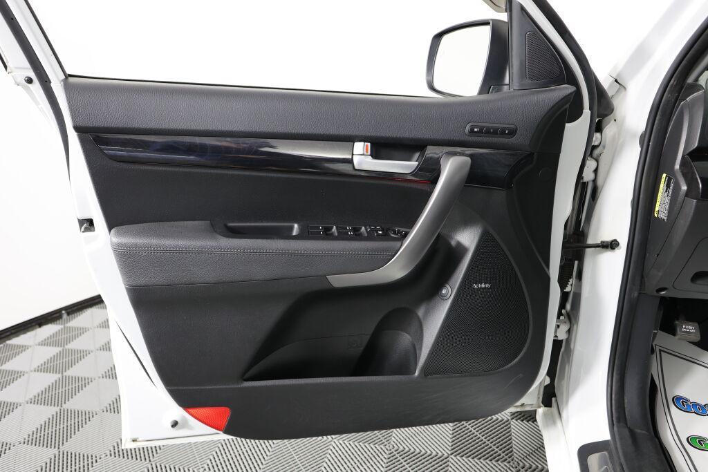 used 2015 Kia Sorento car, priced at $9,995