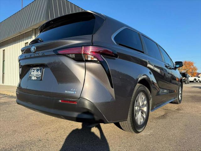 used 2022 Toyota Sienna car, priced at $33,900