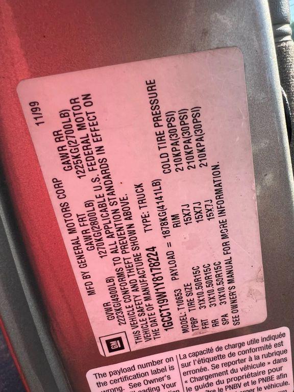 used 2000 Chevrolet S-10 car, priced at $10,900