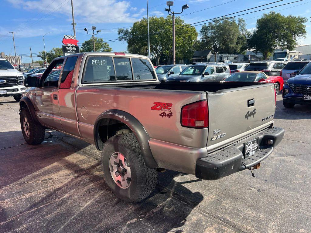 used 2000 Chevrolet S-10 car, priced at $10,900