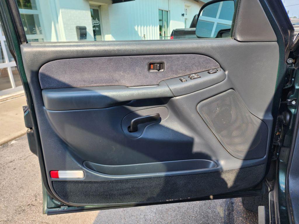 used 2001 Chevrolet Silverado 2500 car, priced at $22,900