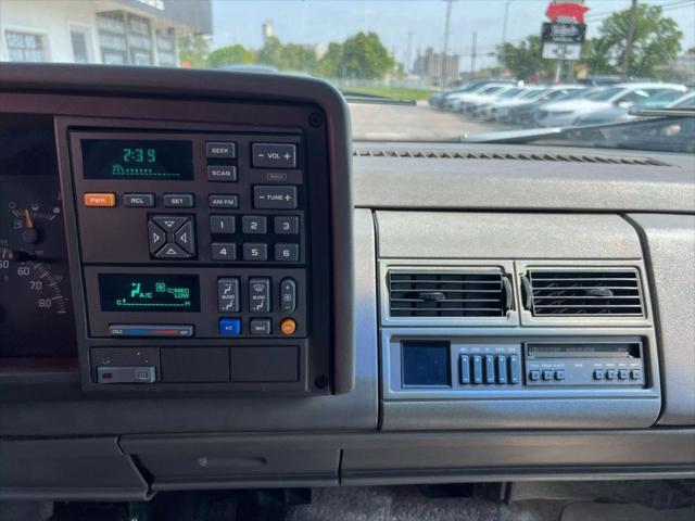 used 1994 GMC Suburban car, priced at $9,900