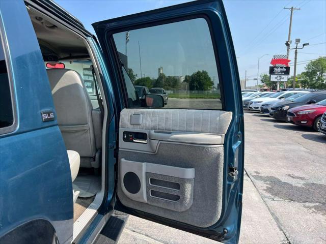 used 1994 GMC Suburban car, priced at $9,900