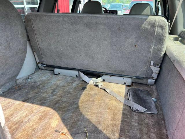 used 1994 GMC Suburban car, priced at $9,900