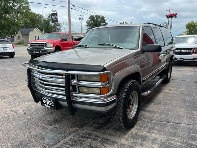 used 1999 Chevrolet Suburban car, priced at $9,900