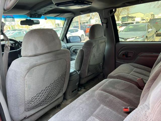 used 1996 GMC Suburban car, priced at $13,900