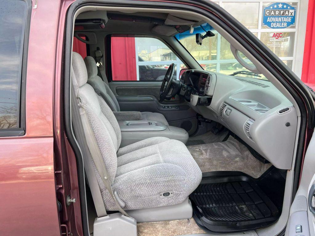 used 1996 GMC Suburban car, priced at $11,900