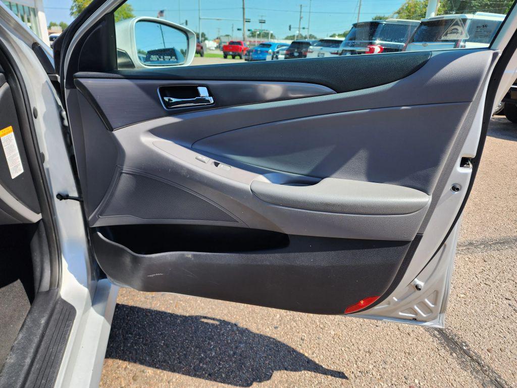 used 2015 Hyundai Sonata Hybrid car, priced at $9,900