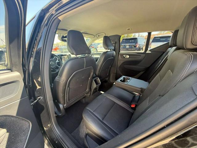 used 2021 Volvo XC40 car, priced at $16,900