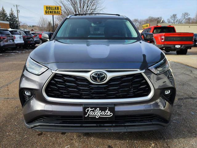 used 2022 Toyota Highlander car, priced at $30,000