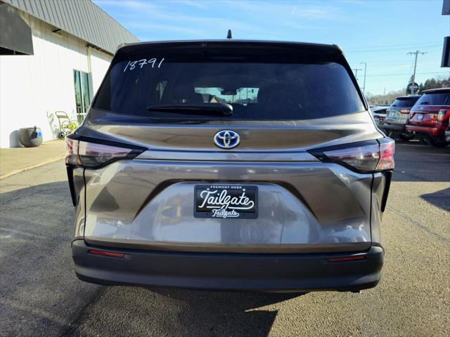 used 2023 Toyota Sienna car, priced at $33,900