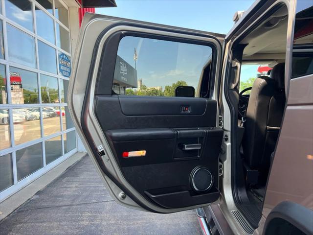 used 2005 Hummer H2 car, priced at $22,900