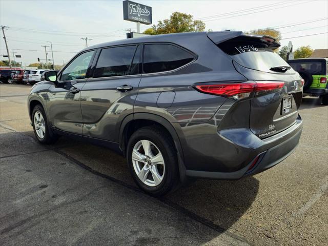 used 2022 Toyota Highlander Hybrid car, priced at $28,000