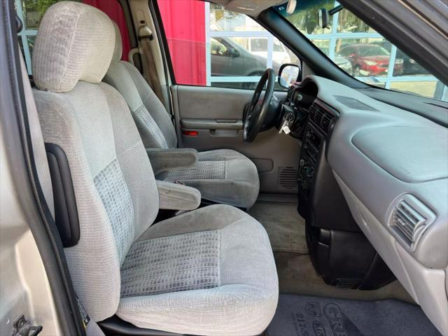 used 2004 Chevrolet Venture car, priced at $4,900