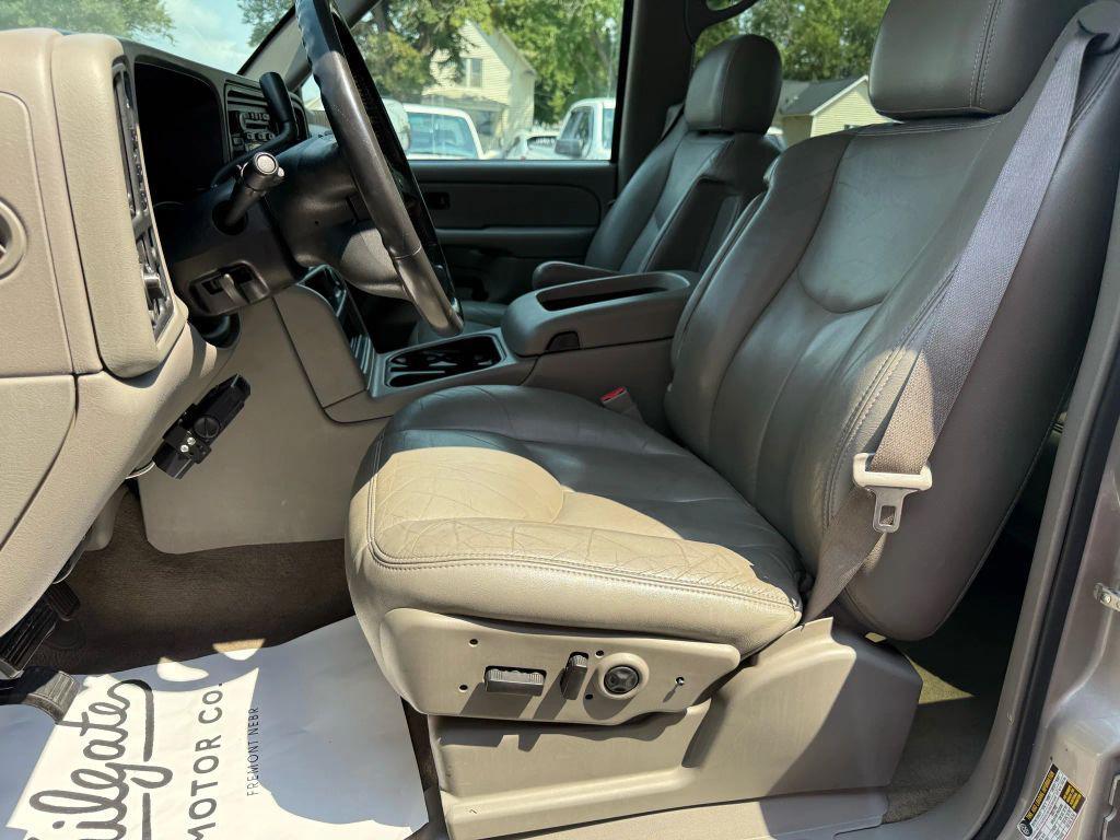 used 2004 Chevrolet Silverado 2500 car, priced at $19,998