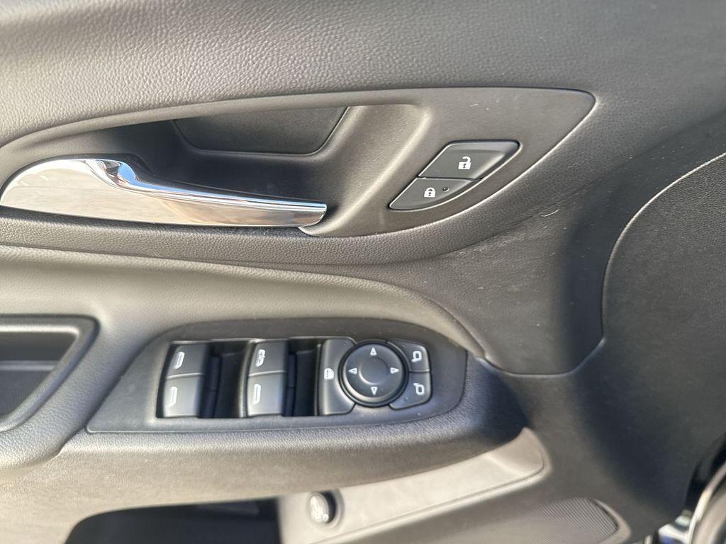 used 2024 Chevrolet Equinox car, priced at $24,295