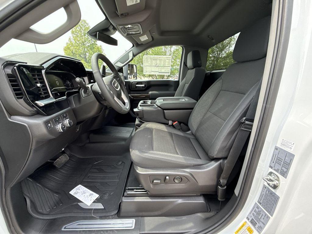 new 2025 GMC Sierra 2500 car, priced at $58,250