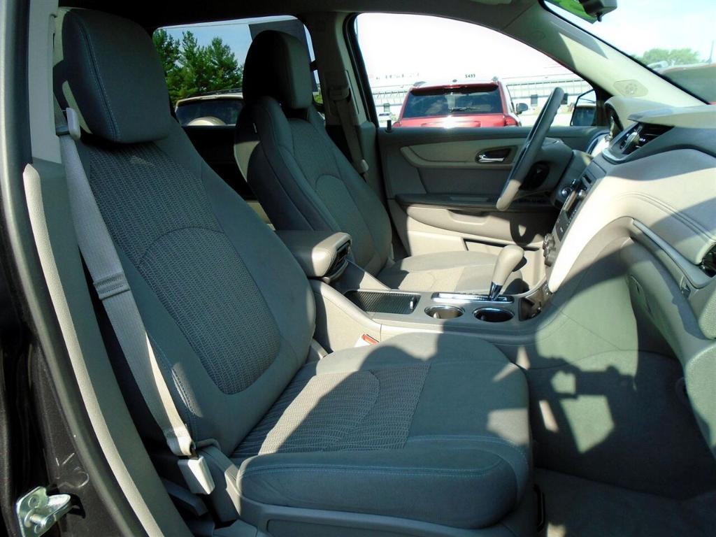 used 2016 Chevrolet Traverse car, priced at $9,995
