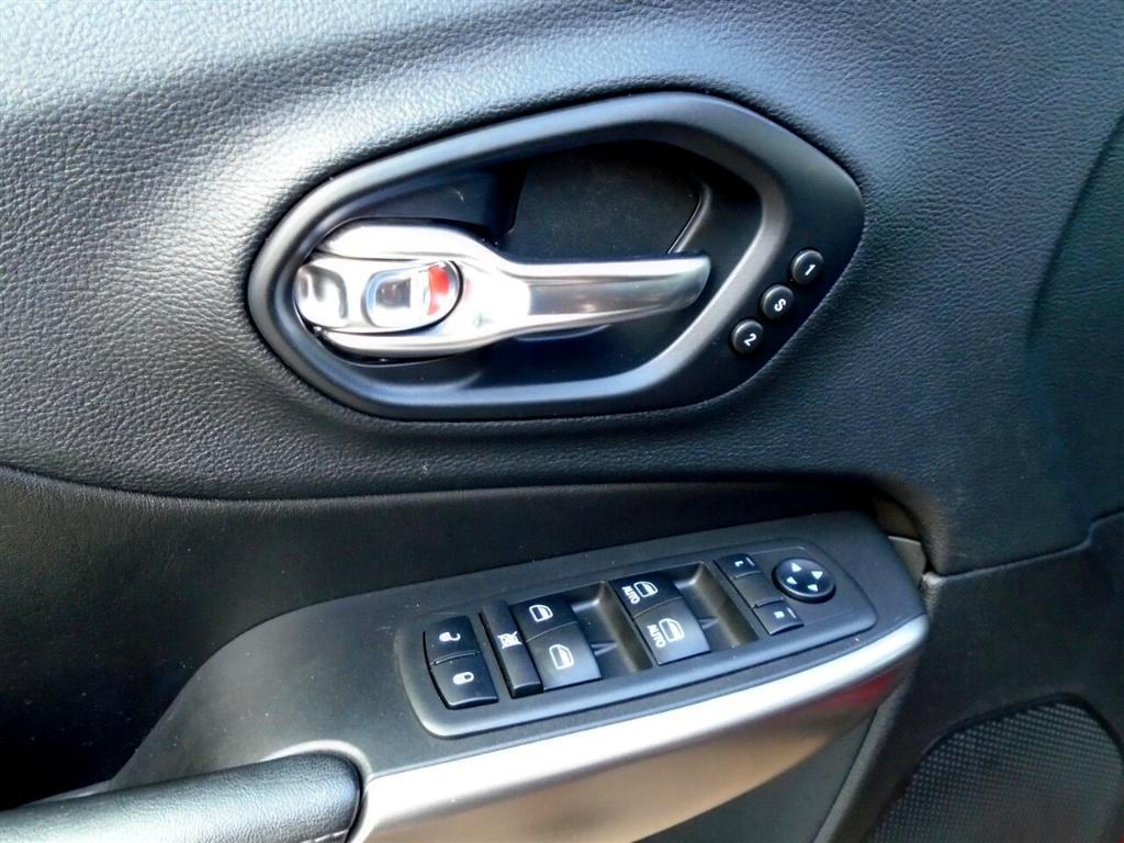 used 2019 Jeep Cherokee car, priced at $16,995