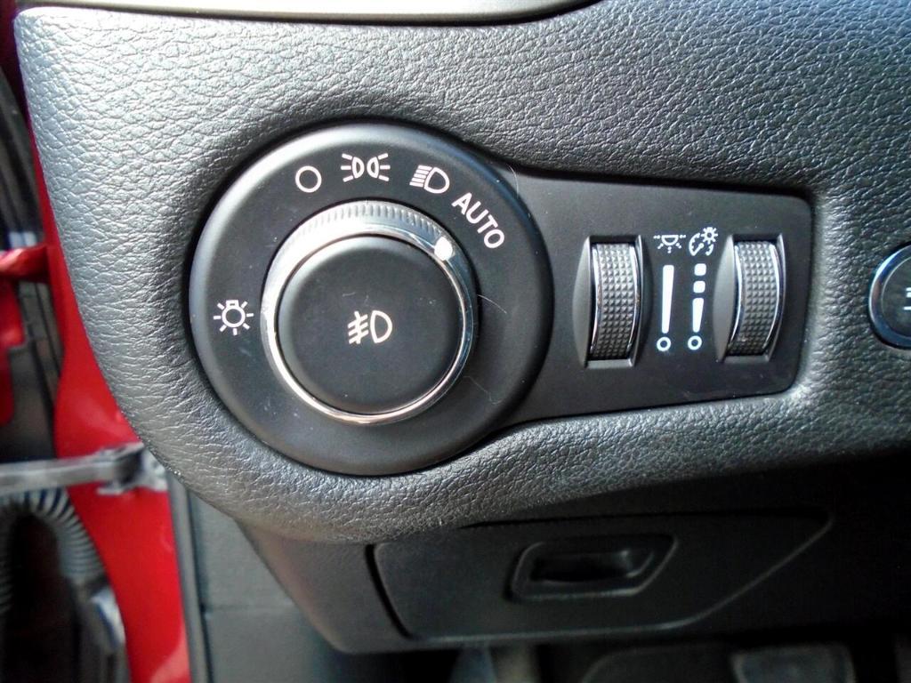 used 2019 Jeep Cherokee car, priced at $16,995