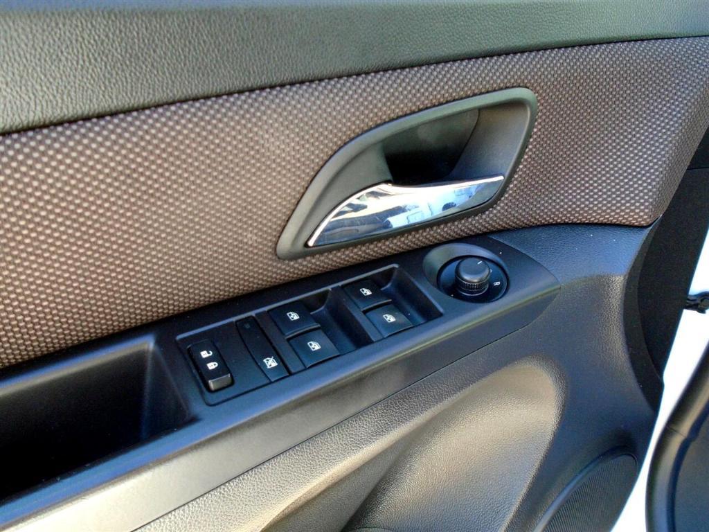 used 2015 Chevrolet Cruze car, priced at $9,995