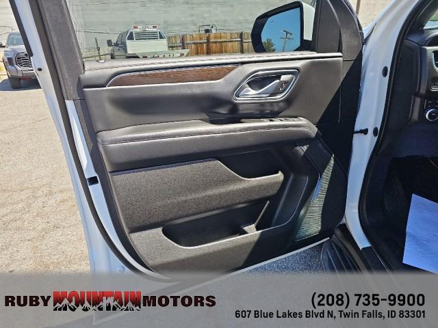 used 2022 GMC Yukon XL car, priced at $39,499