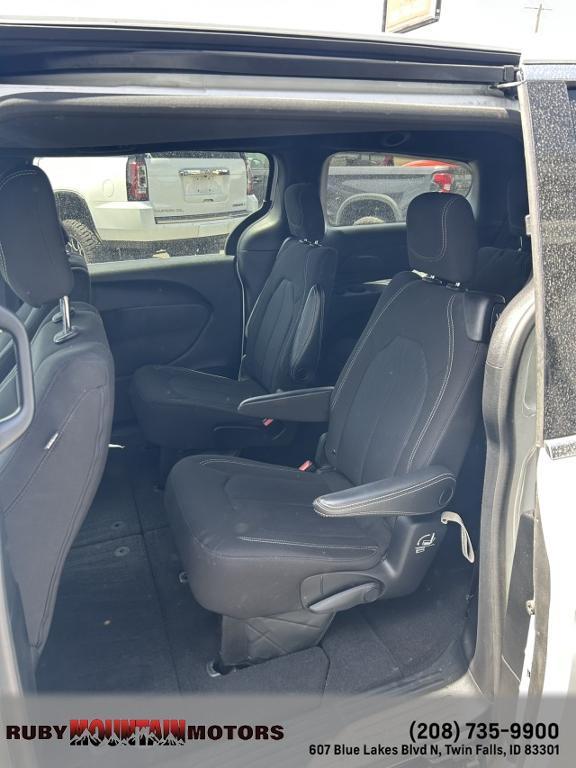 used 2023 Chrysler Pacifica car