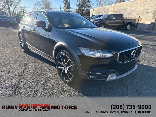 used 2020 Volvo V90 Cross Country car