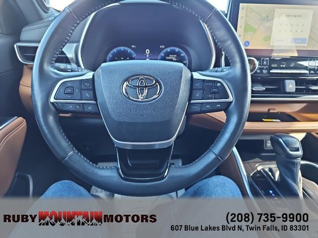 used 2023 Toyota Highlander car, priced at $35,999