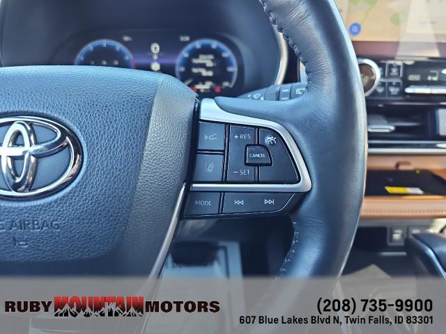 used 2023 Toyota Highlander car, priced at $35,999