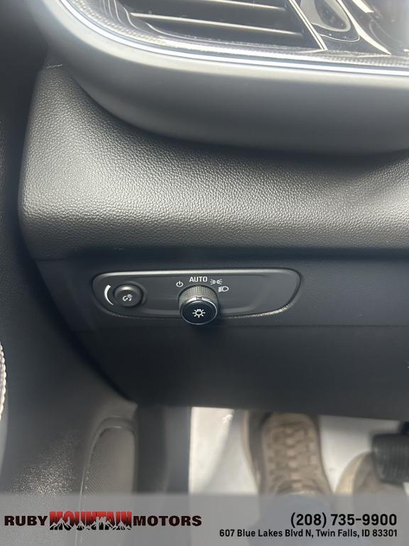 used 2023 Buick Envision car, priced at $25,499