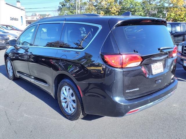 used 2017 Chrysler Pacifica car, priced at $15,995