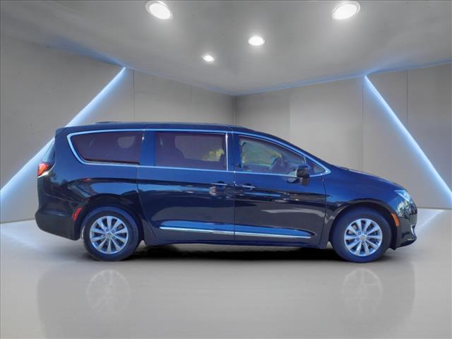 used 2017 Chrysler Pacifica car, priced at $15,995