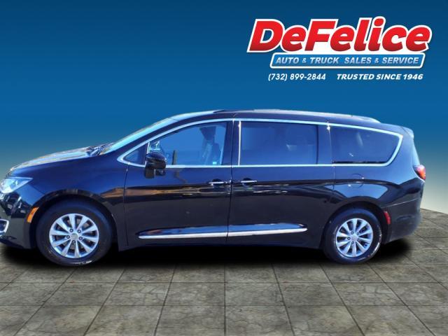 used 2017 Chrysler Pacifica car, priced at $15,995