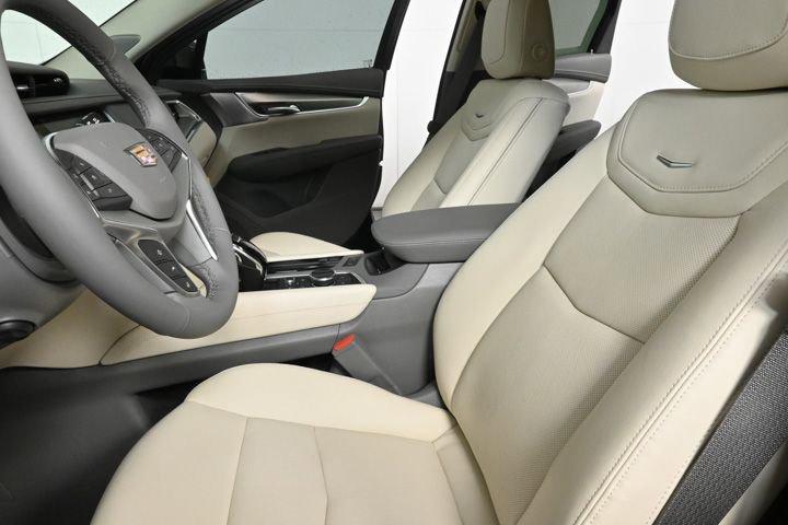 new 2025 Cadillac XT5 car, priced at $56,489
