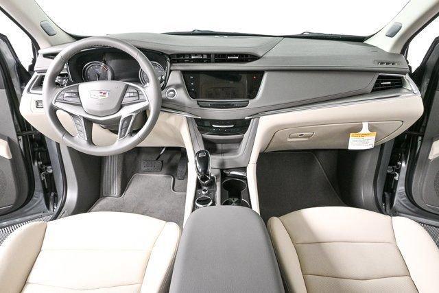 new 2025 Cadillac XT5 car, priced at $54,665