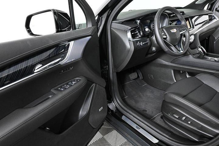 new 2025 Cadillac XT6 car, priced at $61,315