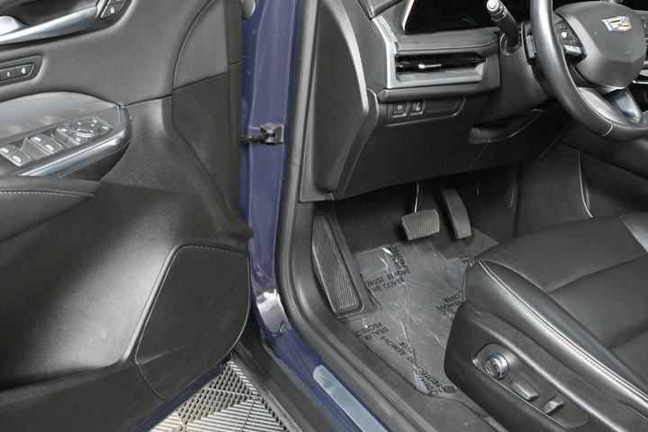 used 2024 Cadillac XT4 car, priced at $35,988