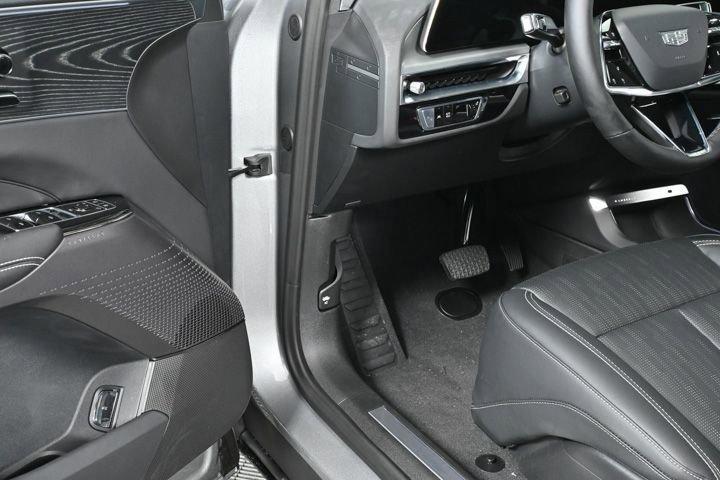 new 2025 Cadillac LYRIQ car, priced at $59,990