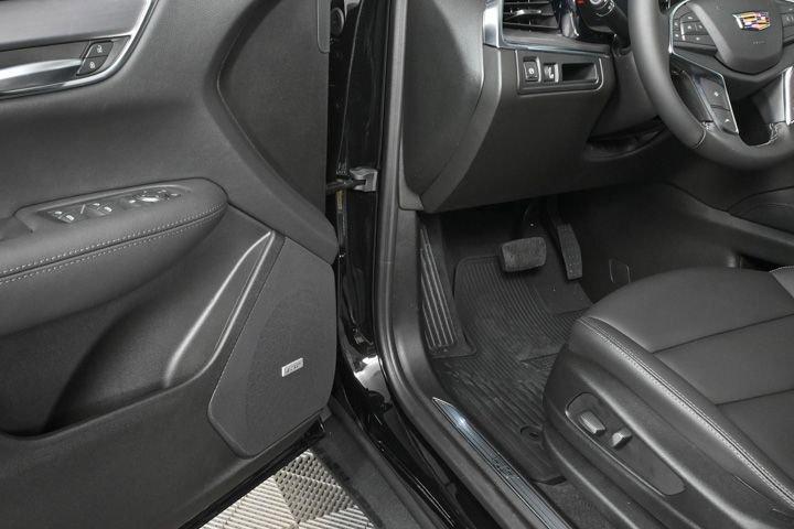 new 2025 Cadillac XT5 car, priced at $45,640